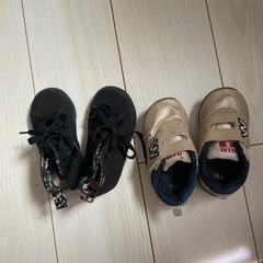子供服、靴の画像
