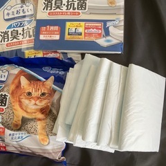 システムトイレ用猫砂キミおもい2Lとシート2枚の画像
