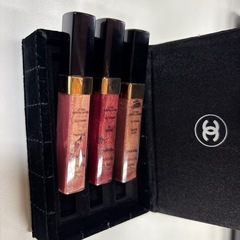 CHANEL ミニリップグロス セット！ポーチつきの画像