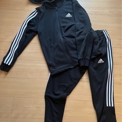 女性限定adidasジャージ上下の画像