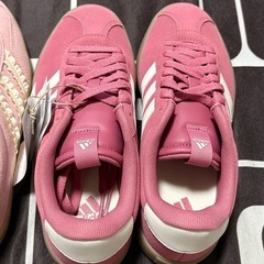 【決まりました】adidas スニーカー レディース 2足セットの画像