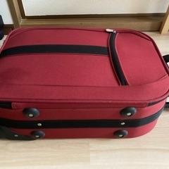 スーツケース（赤色）の画像