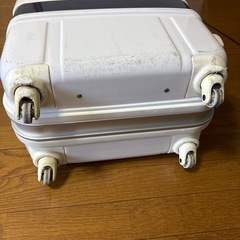 スーツケースの画像