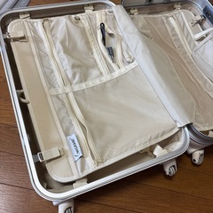 スーツケースの画像