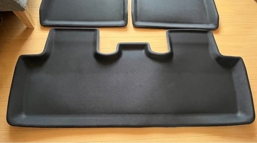 テスラ(Tesla Model Y)フロアマット(確認中)