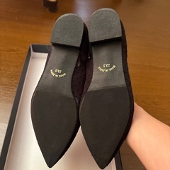 パンプス　黒　レース　ドット柄の画像