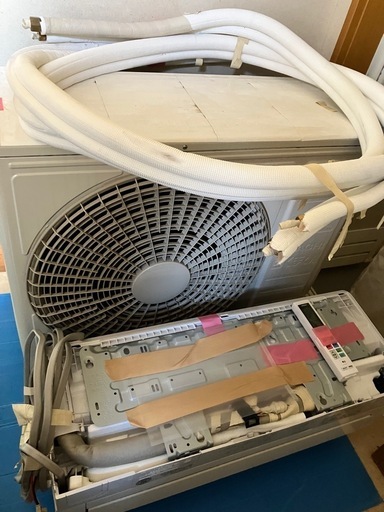 エアコン　使用期間4ヶ月　取り外し済み