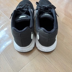 NIKE Zoom Winflo 3 ブラックスニーカーの画像