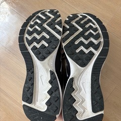 NIKE Zoom Winflo 3 ブラックスニーカーの画像