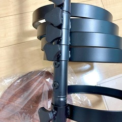突っ張りラック　黒　スリム　小物収納　トレイ5枚付　スチール　キズあります　インテリア　の画像