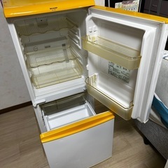 2ドア冷蔵庫の画像