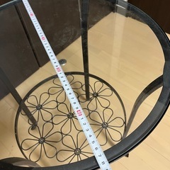 花柄　オシャレ　ガラス　テーブル　何でもご相談ください！の画像