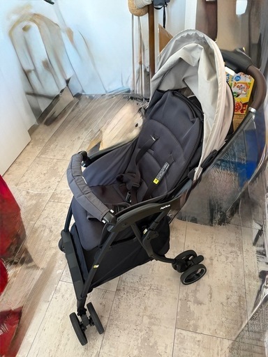 ほぼ新品　アップリカ マジカルエアーフリー ベビーカー