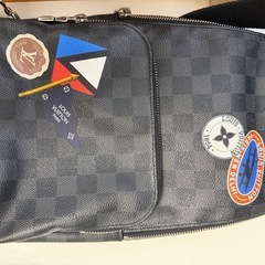 LOUIS VUITTON ルイ ヴィトン ダミエグラフィット アヴェニュー スリングバッグ トラベルステッカー ボディバッグ ショルダーバッグ ワンショルダー N41056 【中古】の画像