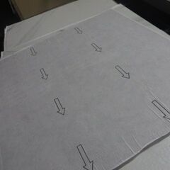 未使用/新品　訳あり倉庫保管品　フロアタイル 貼るだけ シール式 エンボス加工 土足OK 接着剤不要 DIY 床暖房対応 ノンホルムアルデヒド フローリングマット 大理石調の画像