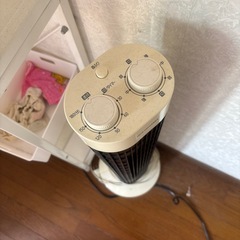 タワー型扇風機の画像