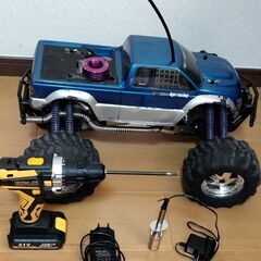 HPI サベージ. エンジン ラジコンの画像