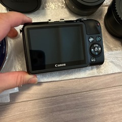 Canon EOS M2 ミラーレスカメラ ダブルレンズキットの画像