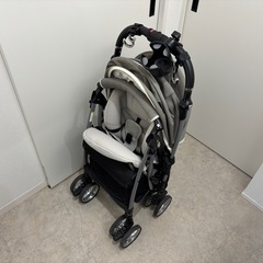 アップリカ  ベビーカー　付属品ありの画像