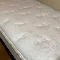 美品シングルベッド
の画像