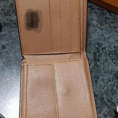 折りたたみ財布の画像