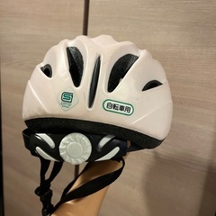 薄ピンク　ヘルメットの画像