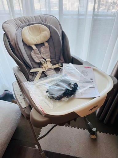 Aprica ユラリズムオート ペールグレー