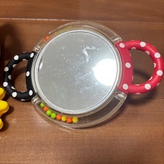 ボーネルンドのおもちゃ２つと鏡のおもちゃの画像