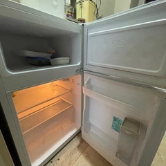 2ドア型冷蔵庫の画像