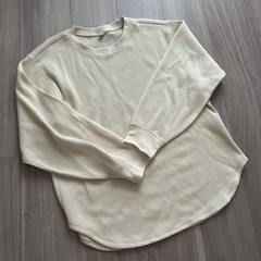 ユニクロ　カットソー、カーディガン　セットの画像