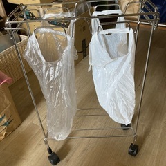 ステンレス製ゴミ袋ハンガーの画像