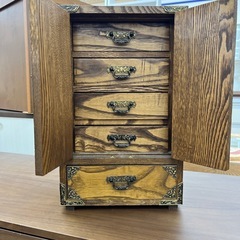 小箪笥 和金具 ﾌﾞﾗｳﾝのご紹介ですの画像