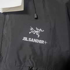 JILSANDER+ x ARC'TERYX コラボ　シェルパーカーの画像