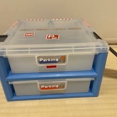 トミカパーキングケース　2ケース　駐車場　の画像