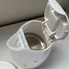 電気ポットの画像