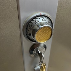 小型耐火金庫 ダイヤルNo有り、内外鍵付きの画像