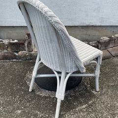 ラタンチェアの画像