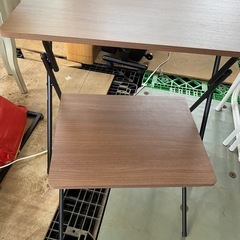 折りたたみテーブルセットの画像