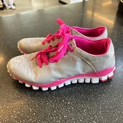 H2508-163 Reebok スニーカー REALFLEX FUSION TR シルバー/ピンク サイズ:24.5cm キズ汚れ有りの画像