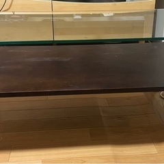 ガラステーブルの画像