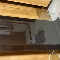 ガラステーブル