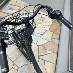 🌈現行長生きバッテリー！ほぼ新品！8.7Ah🌈ビッケ　bikke　 電動自転車　3人乗り　子供乗せ　20インチ　8157の画像