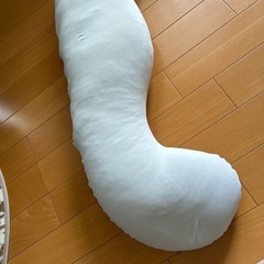 ニトリ 抱き枕　ビーズピロー 未使用品の画像