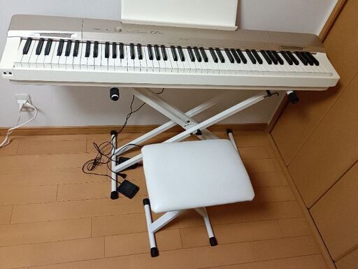 電子ピアノ　CASIO PX160