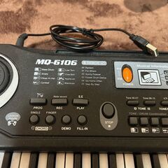 【美品】MQ-6106 61鍵盤 電子ピアノキーボード｜USBコード付き（マイク欠品）動作確認済みの画像