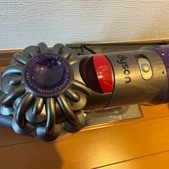ダイソンDyson V8 Slim Fluffy Extra 本体一式の画像