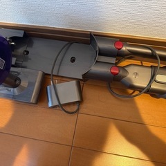 ダイソンDyson V8 Slim Fluffy Extra 本体一式の画像
