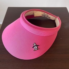 【マンシングウェア】サンバイザーMunsingwear ピンク　ゴルフウェアの画像