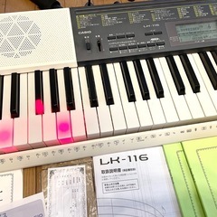 CASIO キーボード自動演奏ランプ付き　動作確認済み　専用のスタンドと椅子ソングブックカバーと揃っています。の画像