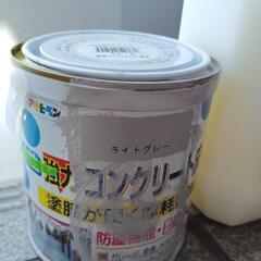 水性塗料・ペンキ アサヒペン 強浸透性水性シーラー 透明・クリヤ 3L  水性強力コンクリート床用 ライトグレー 0.7L 防カビ効果の画像